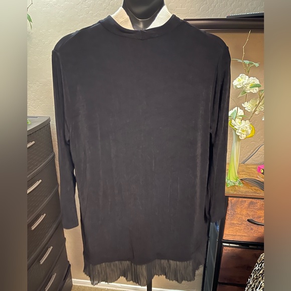 Beautiful Chico’s Traveler’s Cardigan w/stunning hem. - Picture 2 of 11